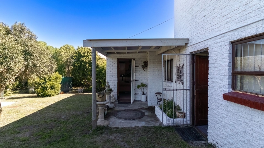 4 Bedroom Property for Sale in Pearly Beach Western Cape